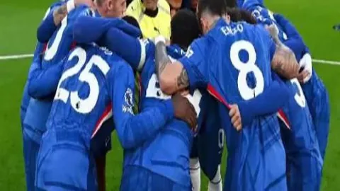 湖人强化阵容！2米13新星加盟内线，东皇领衔构建新15人争冠班底